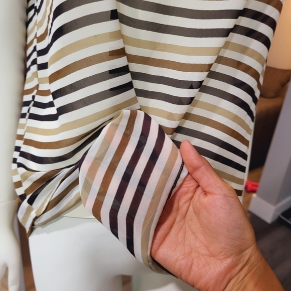 UNIQLO - Striped sheer Tees - Picture 4 of 9